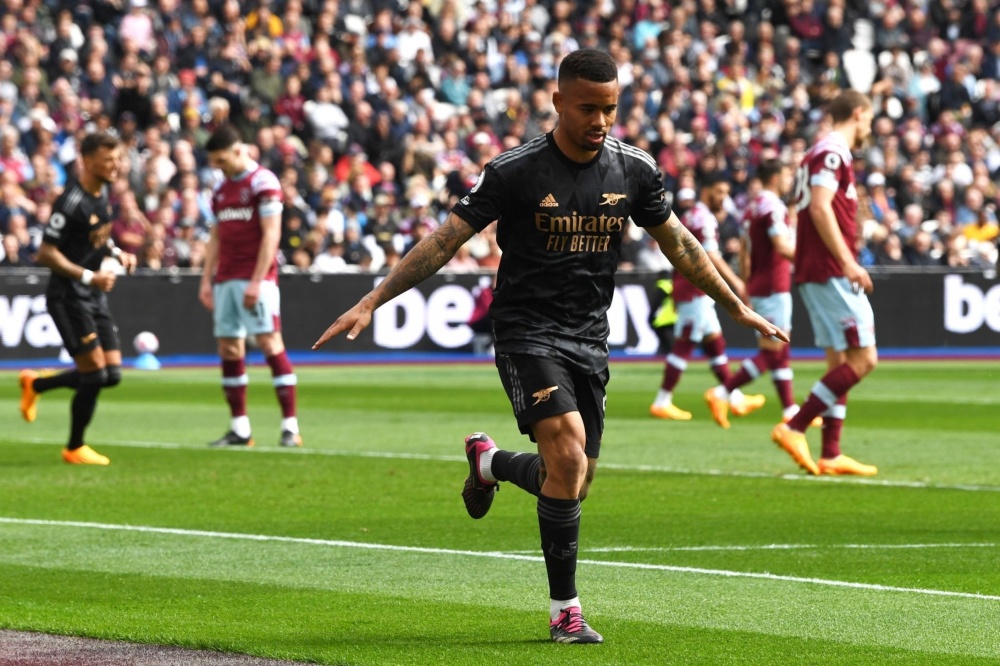 [德甲]科曼左侧落底传中 凯恩轻松头球破门