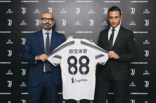 个人开发者斩获千万流水的首个产品，居然是一款不用充钱的“氪金游戏”